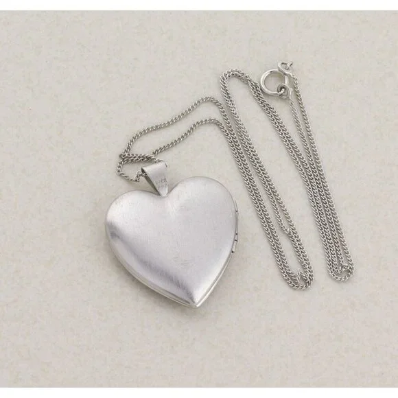 Sterling Silver Grandma Heart Locket Necklace 18" Chain - Picture 7 of 10